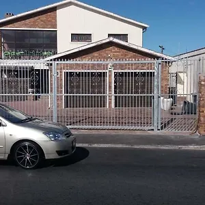 St@y-1-bnb Bed & Breakfast Cape Town